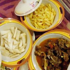 A picture of Crispy irish/yam wit peppersoup.