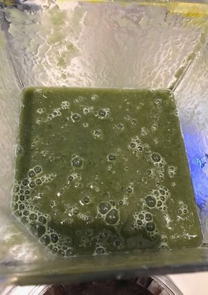 Una foto de Batido Flor de Jamaica-Espinacas-Papaya (smoothie)