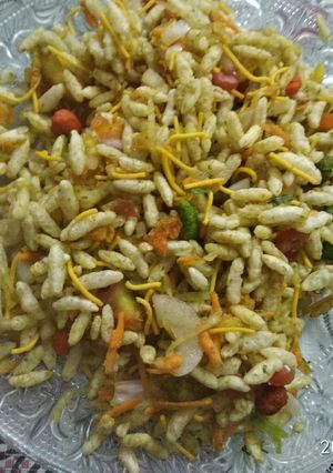 A picture of Mangalore style churumuri.