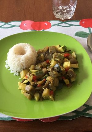 Una foto de Guiso de berenjenas y zapallito