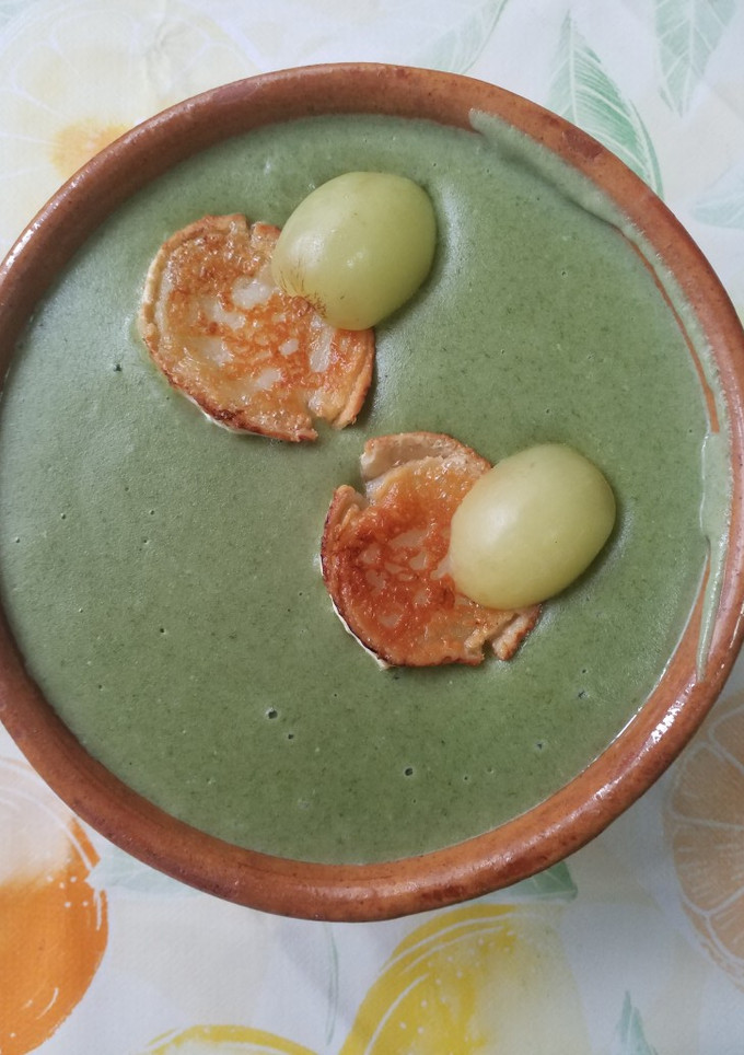 Una foto de Crema de espinacas con queso de cabra