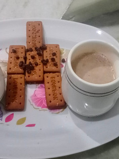 હોટ ચોકલેટ(Hot chocolate recipe in gujarati) રેસીપી મુખ્ય ફોટો