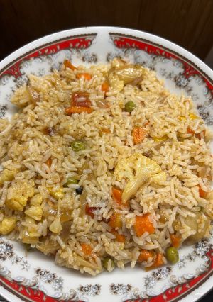 A picture of Street style Vegetable pulao.