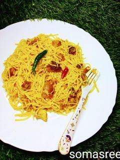 চিকেন চাউমিন (chicken chow mein recipe in Bengali) রেসিপির প্রধান ছবি