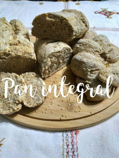 Una foto de Pan integral con semillas