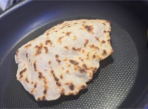 O poză a rețetei [Fainoase] Lipie la tigaie.