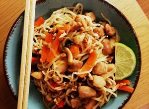 Ázsiai ihletésű tészta 🍜🇲🇾 (padthai) recept fotója