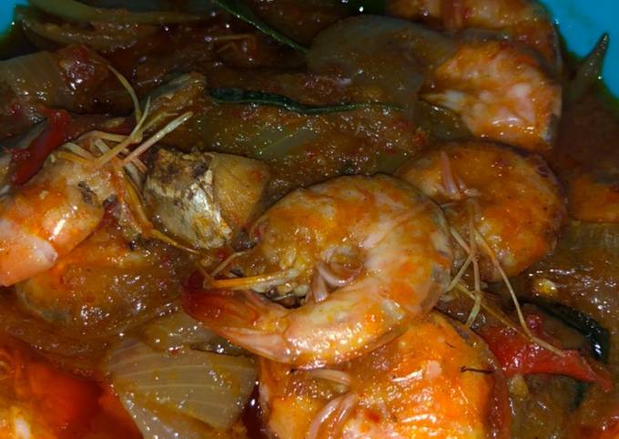 Langkah Mudah untuk Menyiapkan Udang saus padang, Lezat Sekali