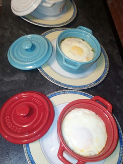Una foto de Huevos en cocotte