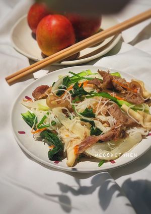 Hình của món Bún Gạo Xào Rau Củ.