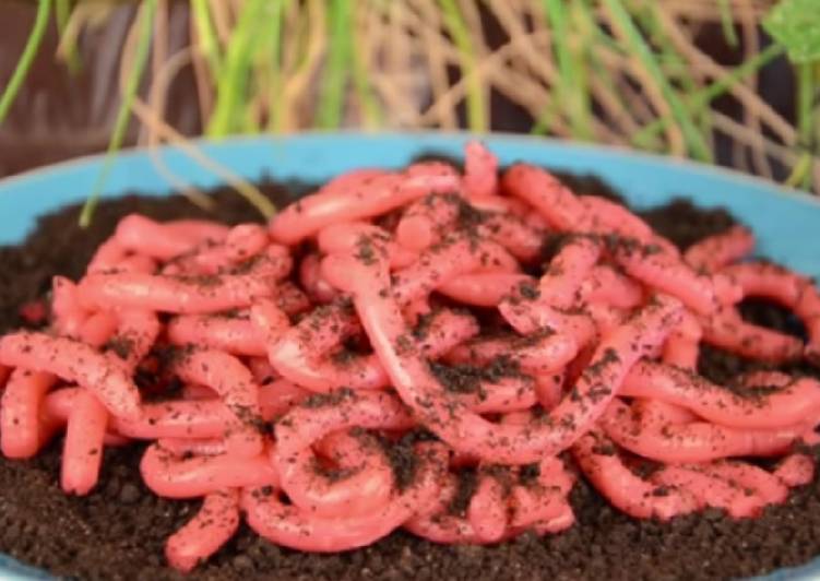 Special halloween: edible worms