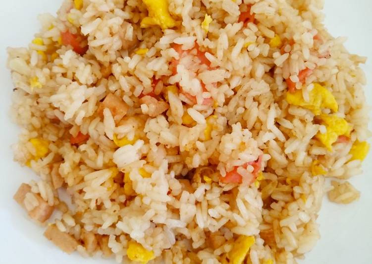 Nasgor putih sosteling