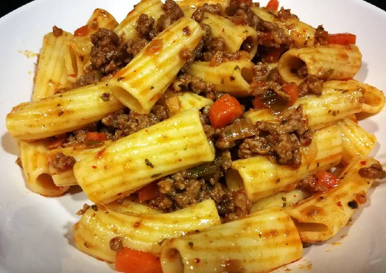Garofalo en salsa de tomate con carne picada de ternera