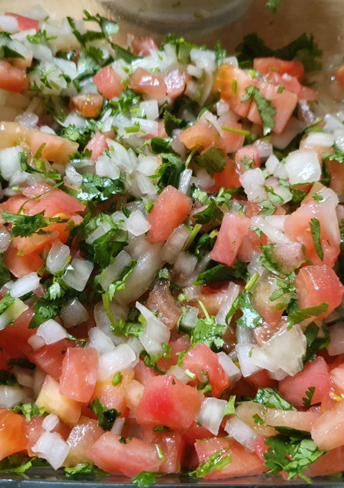 Una foto de Pebre chileno