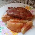 Χοιρινές Μπριζόλες με Πατάτες "λουκούμι" στην κατσαρόλα