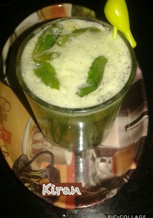 A picture of Spinach lassi.