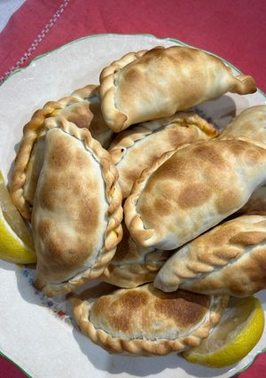 Una foto de Empanadas de Carne Cortada a Cuchillo 🥟