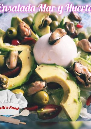 Una foto de Ensalada Mar y Huerta 😋