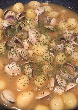 Foto principal de Patatas con almejas