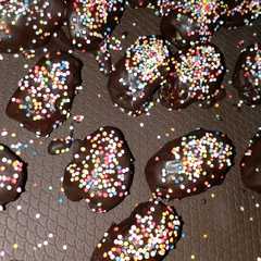 รูปของ Kurma Keju Coklat