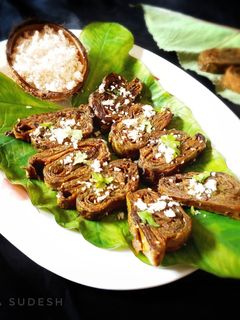 अळुवडी (aloo wadi recipe in marathi) रेसिपी चे मुख्य फोटो