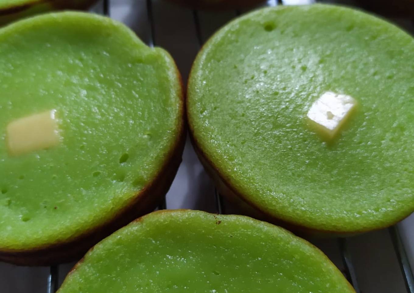 Kue lumpur pandan keju