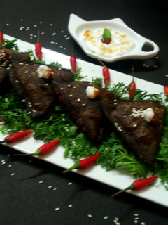 A picture of Ragi samosa.