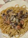 Espaguetis cremosa amb gambes, tellerines, xampinyons i formatges