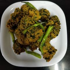 A picture of Methi gotta.