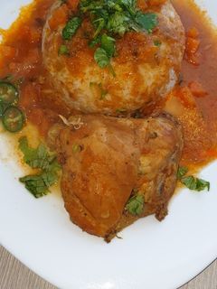 صورة لوصفة ارز بالدجاج والصلصة الحمراء 🍚🥫