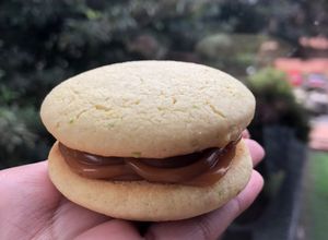 Una foto de Alfajores con Dulce de Leche