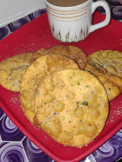 मसाला बेसन पापड़ी (masala besan papdi recipe in hindi) रेसिपी मुख्य फोटो