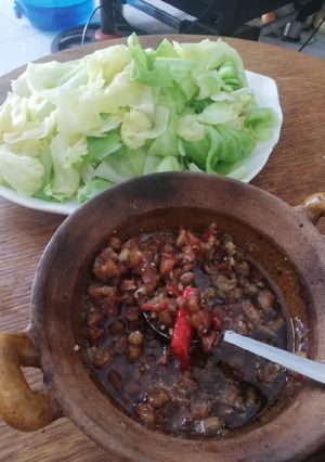 Hình của món Kho quẹt tóp mỡ.