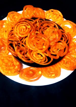 A picture of Juicy Crispy Instant Jalebi.