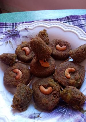 પાલક ચીઝ બોલ્સ (Palak Cheese Balls Recipe In Gujarati) રેસીપી મુખ્ય ફોટો