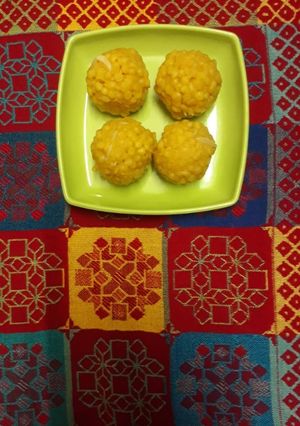 बूंदी के लड्डू (boondi ke ladoo recipe in Hindi) रेसिपी मुख्य फोटो