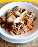 Pasta oriental con carne y verduras a mi gusto