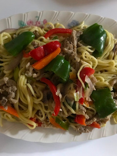 Una foto de Fideos (chinos) con verduras salteadas!