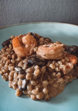 Una foto de Risotto de mote con camarones y champiñones 🍄