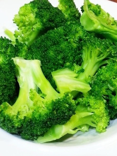 快速燙青花菜(只要開火4分鐘) 的食譜成品照片