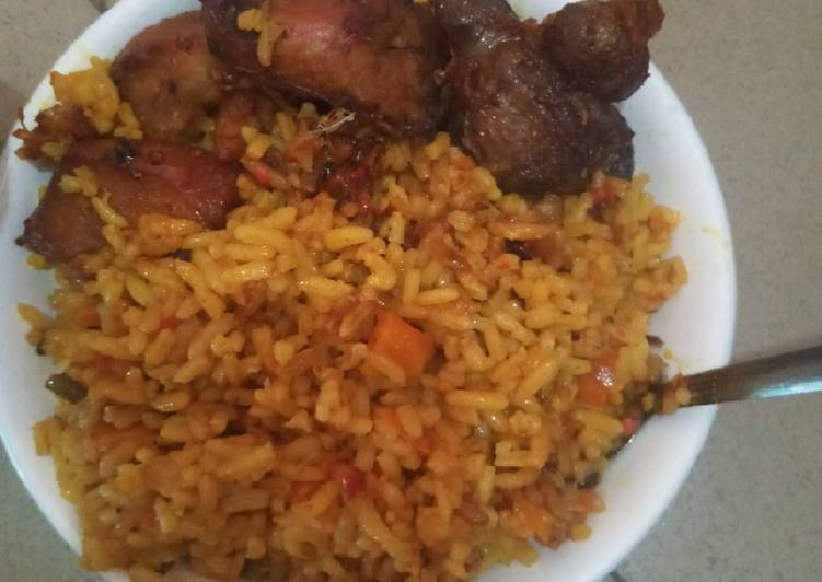 Party jollof with fried chicken