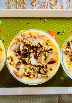 कस्टर्ड (custard Recipe In Hindi) रेसिपी मुख्य फोटो