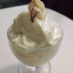 A picture of Kesar ellaychi shrikhand.