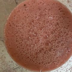 Watermelon and apple juice A picture of Watermelon and apple juice.