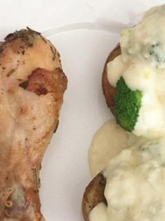 Foto resep Roasted Chicken with Broccoli Cheese