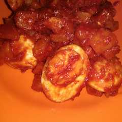 Telur kentang sambal merah রেসিপির প্রধান ছবি