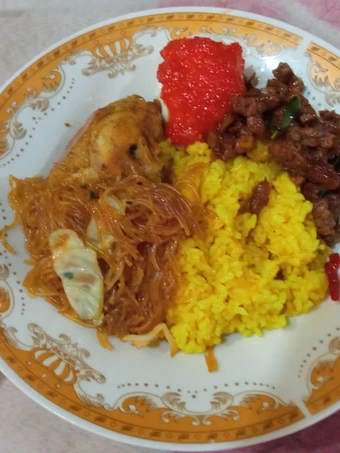 Cara Gampang Menyiapkan Resep  Nasi uduk/nasi kuning rice cooker praktis enak yang Bikin Ngiler, Sempurna