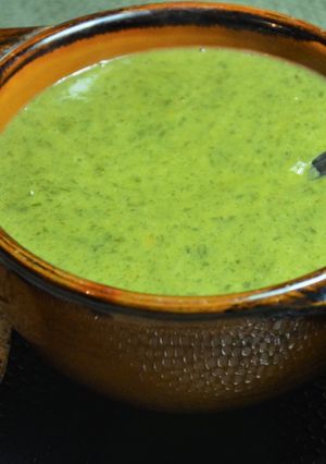 Une photo de Soupe de fanes de carottes