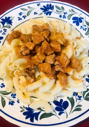 Sertéspörkölt tésztával recept fotója