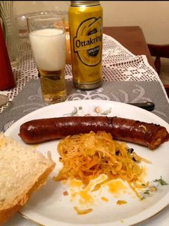 Káposztaágyon sült kolbász recept fotója